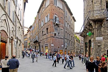 Siena - Piazza Croce del Travaglio